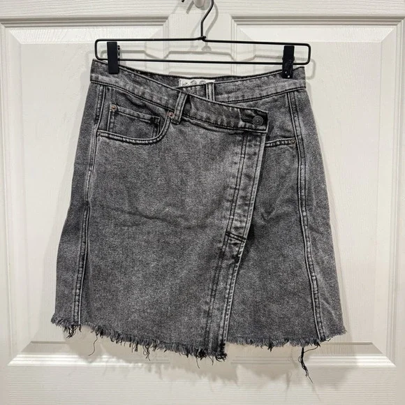 We The Free Womens Black Frayed Mini Wrap Denim Skirt Size 28 asymmetrical Jean - Picture 5 of 8
